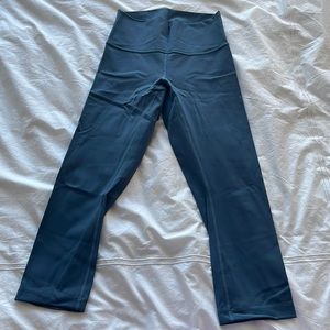 Lululemon Cropped Wunder Train Leggings